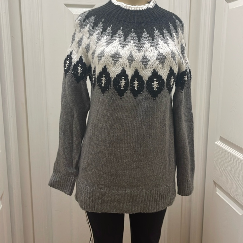 LOFT Gray and Black Patterned Sweater